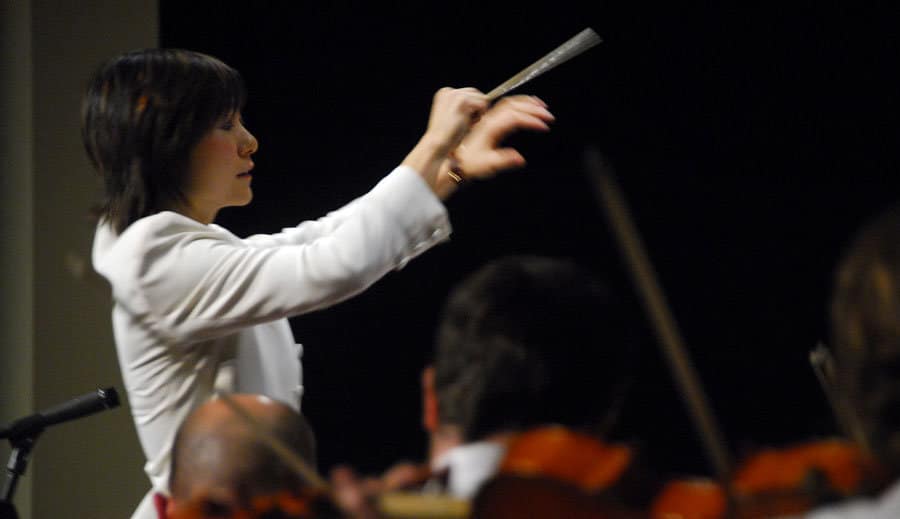 Featured image for “4 Leadership Lessons from Orchestra Conductors”